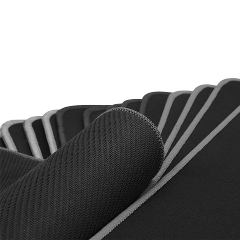 NeroDesk pad è un ottimo accessorio scrivania